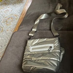 Vintage Havana gold cross body bag with adjustable strap.